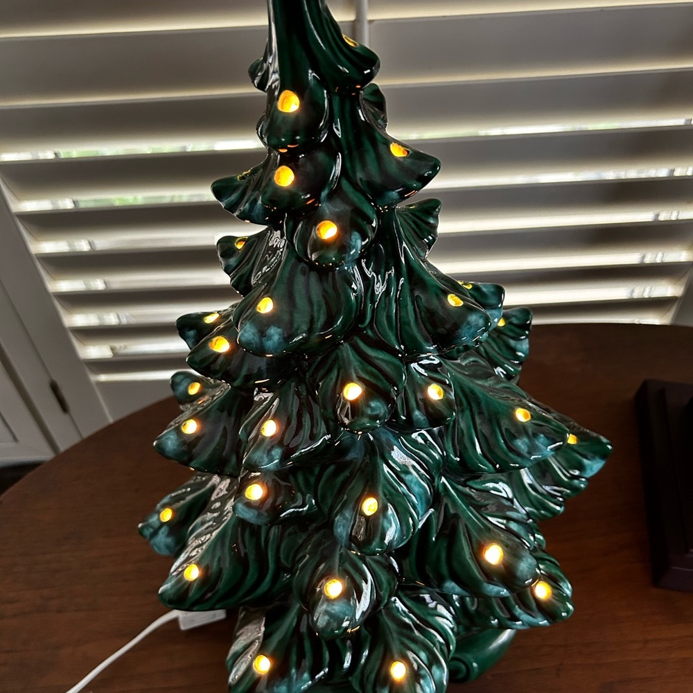Vintage Large Green Style Atlantic Ceramic Christmas Tree.  1970’s